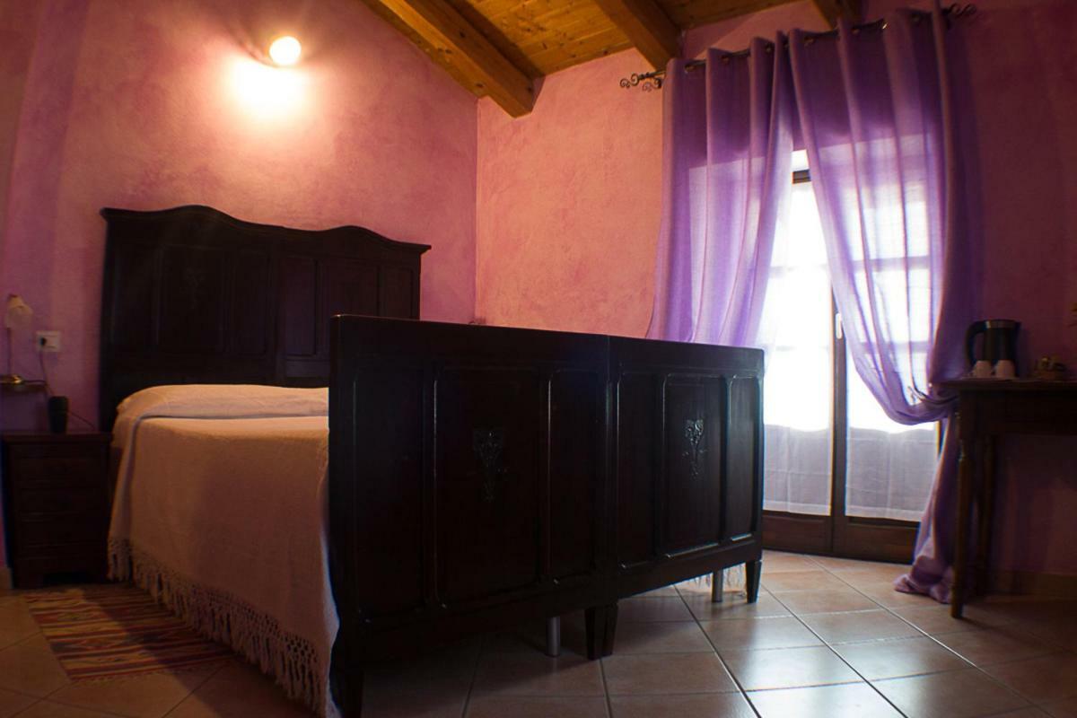 Agriturismo La Ca Veja Monforte dʼAlba Екстериор снимка