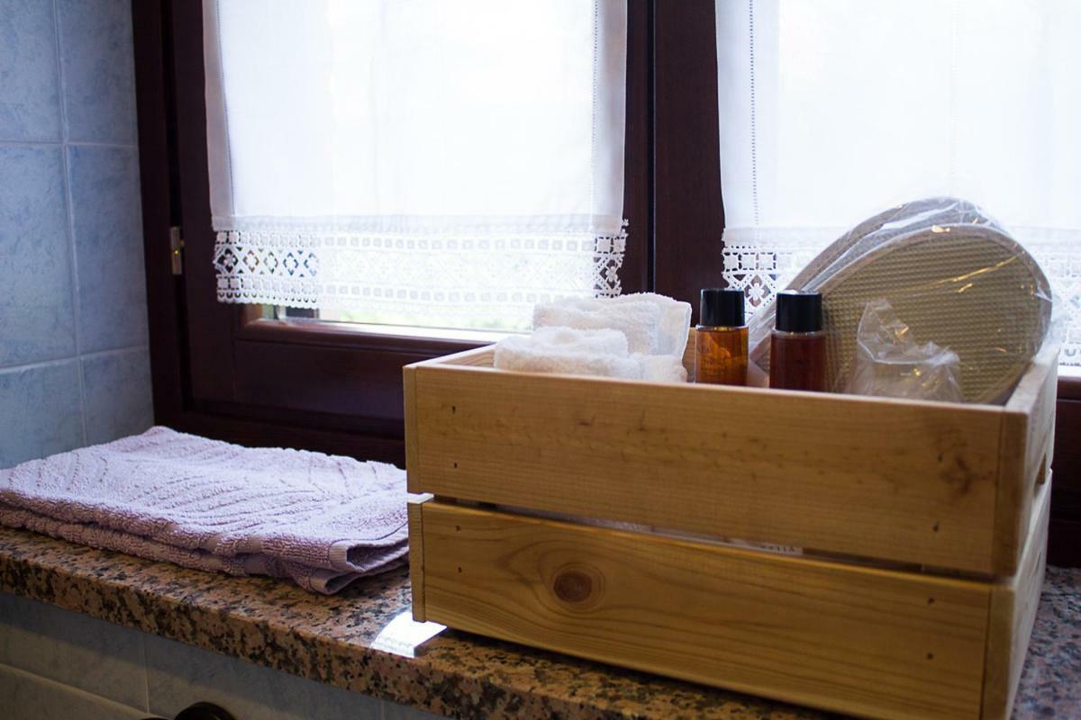 Agriturismo La Ca Veja Monforte dʼAlba Екстериор снимка