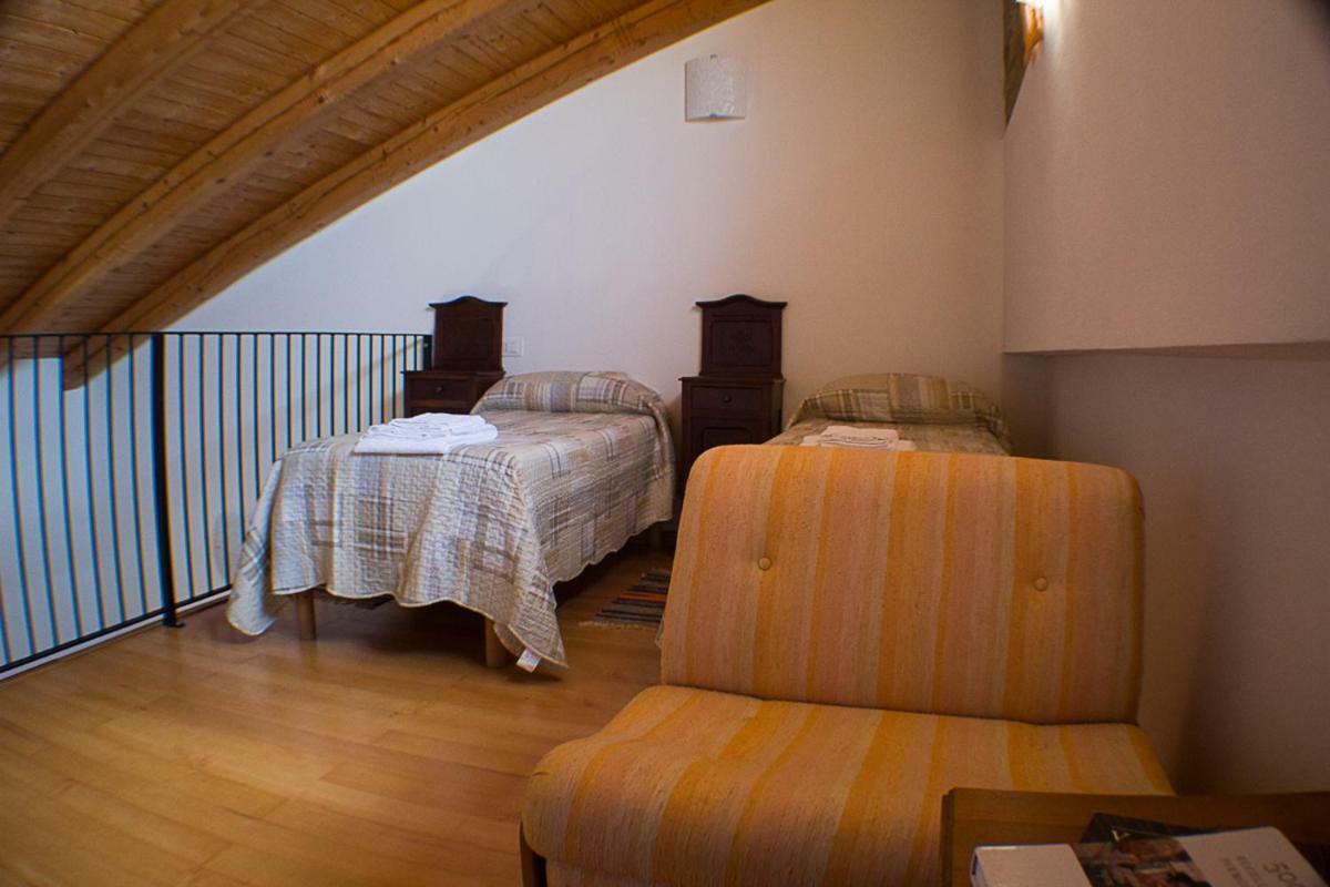 Agriturismo La Ca Veja Monforte dʼAlba Екстериор снимка