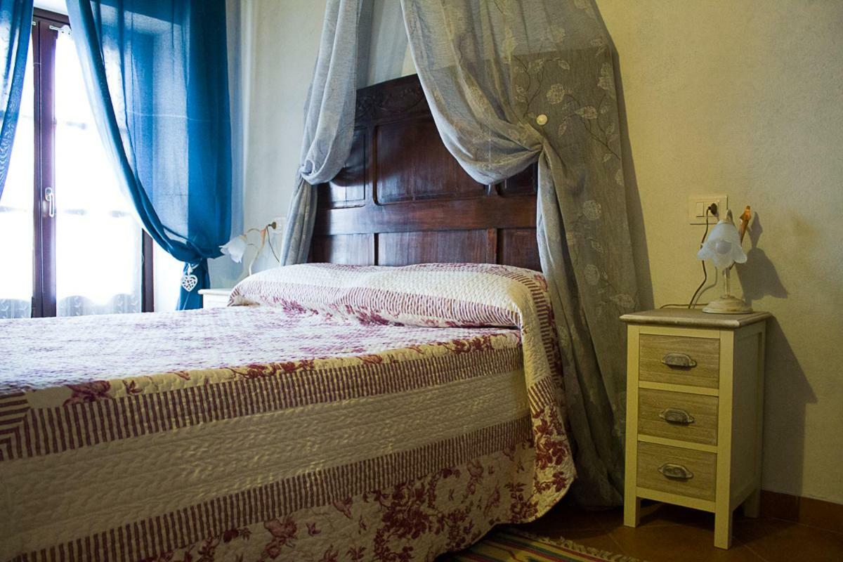 Agriturismo La Ca Veja Monforte dʼAlba Екстериор снимка
